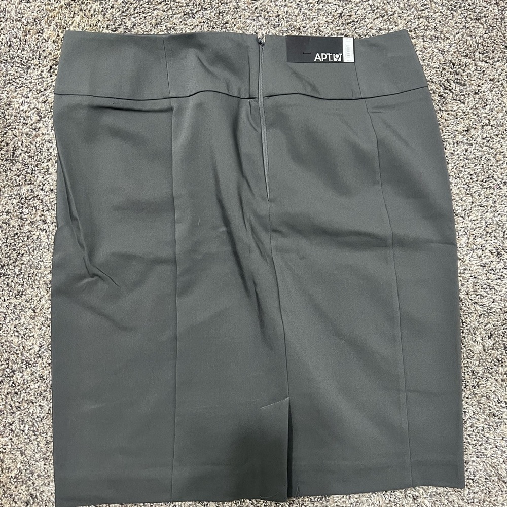 Kohl's Gray Knee-Length Pencil Skirt